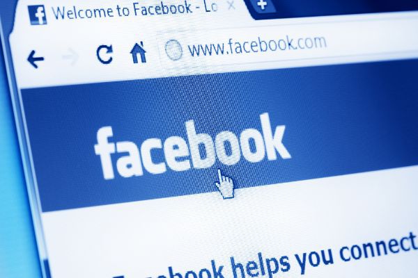The 10 Facebook Rules You Need to Protect Your Marriage