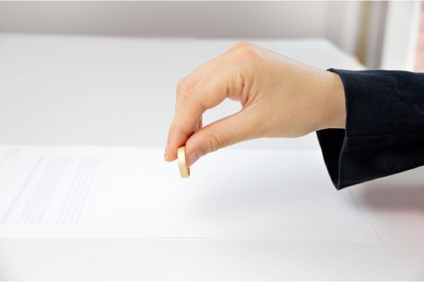 What is the Difference Between Contested and Uncontested Divorce in New Jersey?